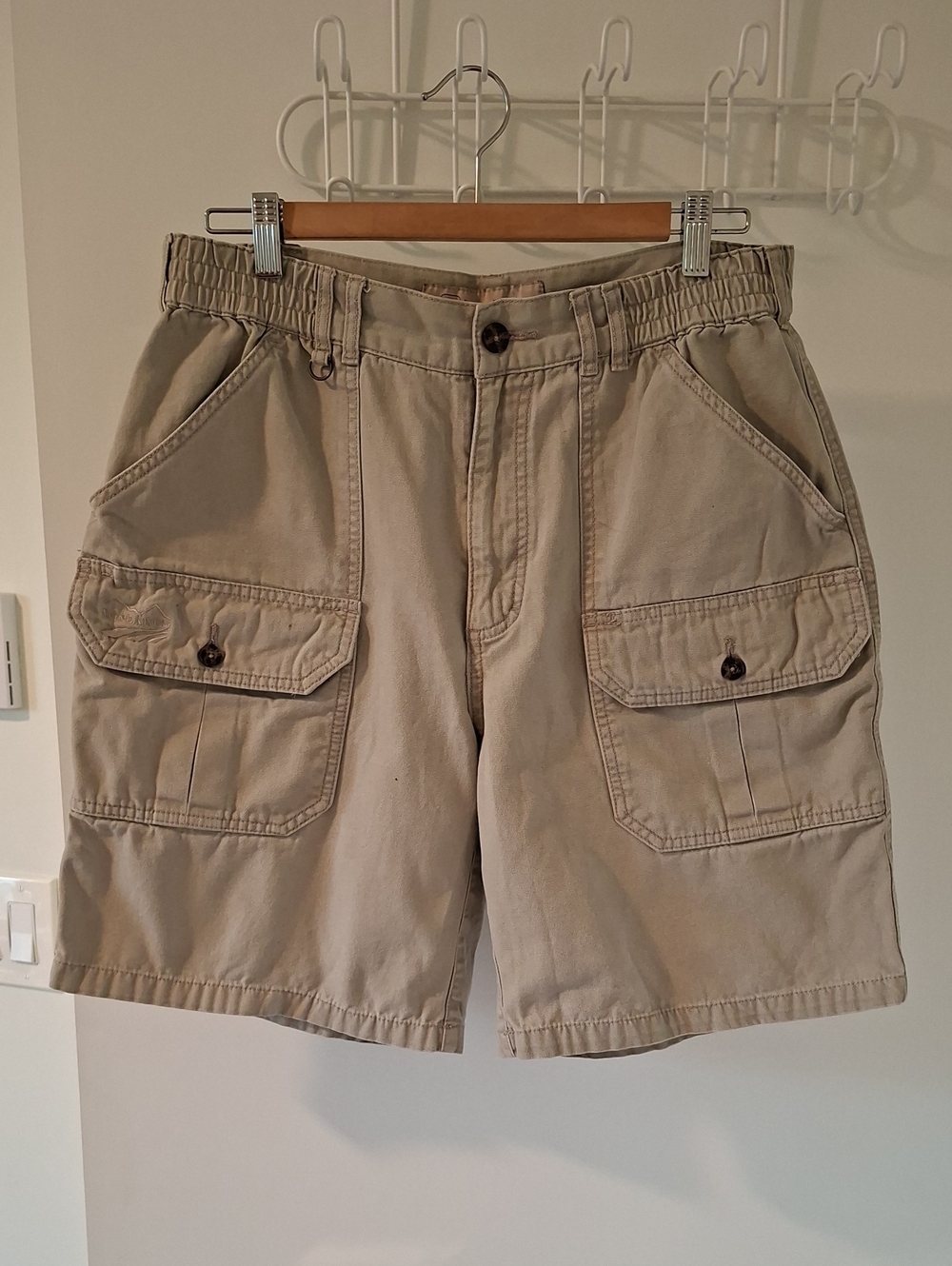 Vintage Windriver Tan/Khaki Patch/Cargo Pocket Utility Shorts (Size US 34)